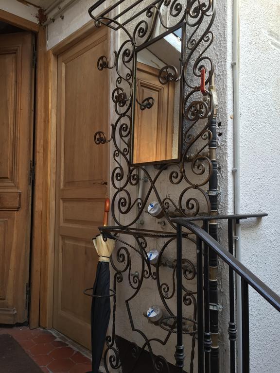 Light Filled Penthouse In Old Antibes. Heart Of The Riviera Apartamento Exterior foto