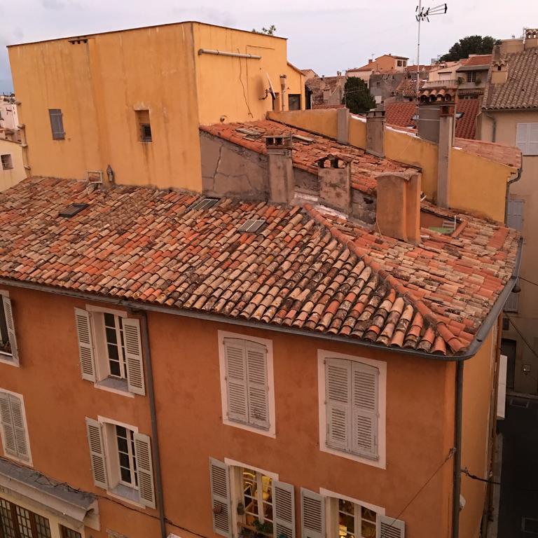 Light Filled Penthouse In Old Antibes. Heart Of The Riviera Apartamento Exterior foto